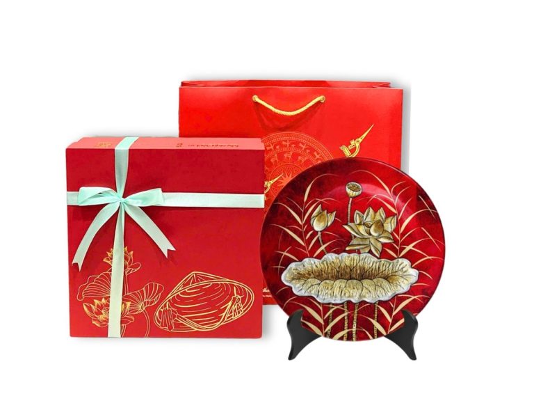 Tranh đĩa sơn mài hoa sen đắp nổi nền đỏ D30cm TD30SV/1