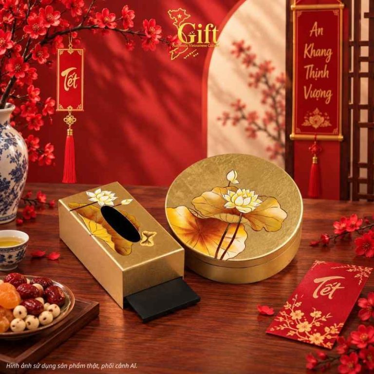 Bộ quà tặng hộp mứt Tết sơn mài tròn 5 ngăn vẽ sen đắp vàng QTTBLT SE 1 cao cấp