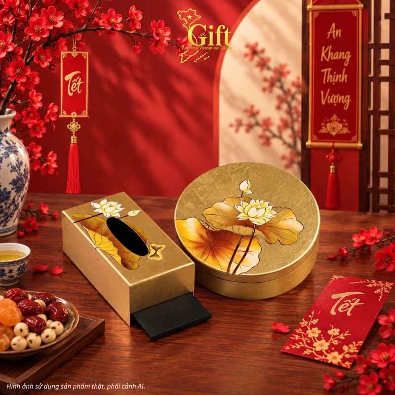 Bộ quà tặng hộp mứt Tết sơn mài tròn 5 ngăn vẽ sen đắp vàng QTTBLT SE 1 cao cấp