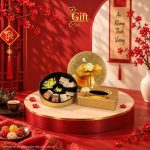 Bộ quà tặng hộp mứt Tết sơn mài tròn 5 ngăn vẽ sen đắp vàng QTTBLT SE 1 cao cấp