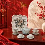Bộ bình trà gốm sứ và khay sơn mài - Quà tết doanh nghiệp