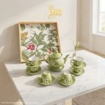 Bộ bình trà gốm sứ và khay sơn mài - Quà tết doanh nghiệp