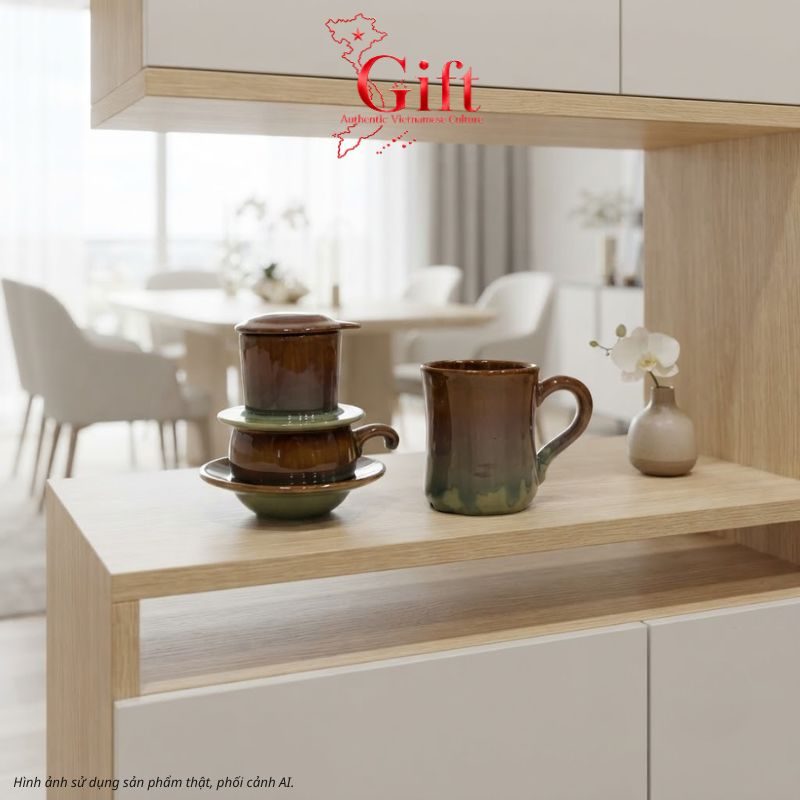 Set Quà Tặng Gốm Sứ – Phin Cà Phê & Ly Sứ Men Hỏa Biến Màu Nâu & Cà Phê Rang Xay