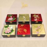 Set quà tặng hộp trang sức sơn mài và khăn lụa