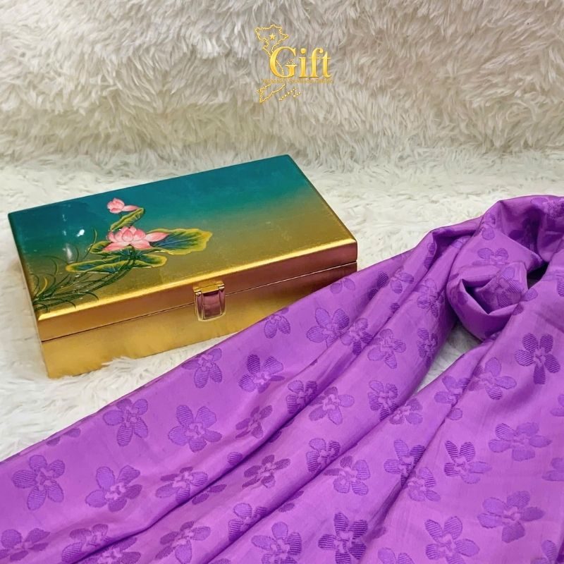 Set quà tặng hộp trang sức sơn mài và khăn lụa