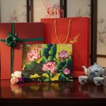 Tranh Sơn Mài Hoa Sen Vẽ Tay Nền Vàng