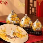 Bộ Hộp Mứt Tết Và 3 Hũ Mứt Sơn Mài Hoa Mai Vàng