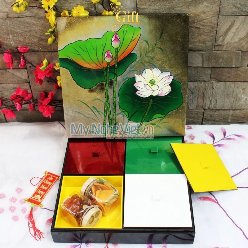Hộp mứt tết sơn mài - Quà tết doanh nghiệp