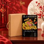 Tranh Lịch Sơn Mài Cá Chép Hoa Sen Đắp Nổi | Quà Tết Doanh Nghiệp 2027