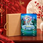 Tranh Lịch Sơn Mài Thần Tài Cát Tường Cẩn Ốc | Quà Tết Doanh Nghiệp 2027